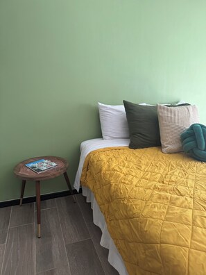 3 habitaciones, tabla de planchar con plancha y wifi gratis 