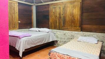 2 makuuhuonetta, vuodevaatteet