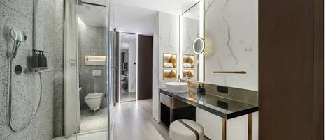 Superior Twin Room | Bathroom