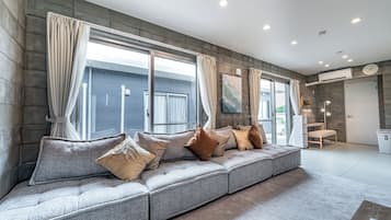 Basic House | Living area