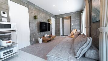 Basic House | Living area