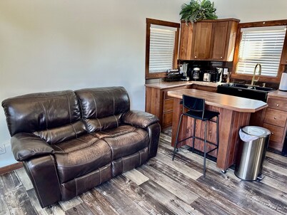 Cozy 1-bedroom cabin with private yard and deck.