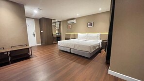 In-room safe, free WiFi - Swiss-Belcourt Serpong (South Tangerang)