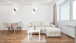 Unclassified image, 3 of 22, button - Piotrkowska Harmony Apartment (Łódź)