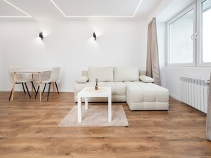 TV - Piotrkowska Harmony Apartment (Łódź)