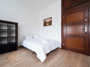 Bügeleisen/Bügelbrett, WLAN, Bettwäsche