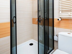 Shower, hair dryer, towels - Jaracza Downtown Studio (Łódź)