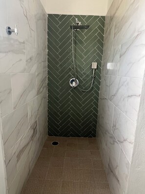 Hair dryer, towels, soap, toilet paper - 3 bedrooms vacation home one block from the beach, rooftop, BBQ and Beach view (Progreso)