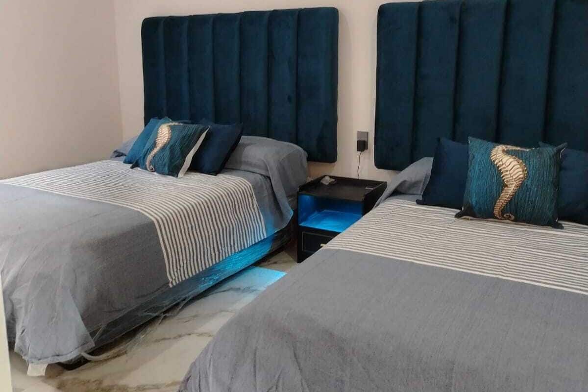 Standardværelse - 2 dobbeltsenge | Mørklægningsgardiner, lydisolering, strygejern/strygebræt, gratis Wi-Fi