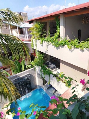 Front of property - Espacio Diez Hotel Boutique (Zihuatanejo)