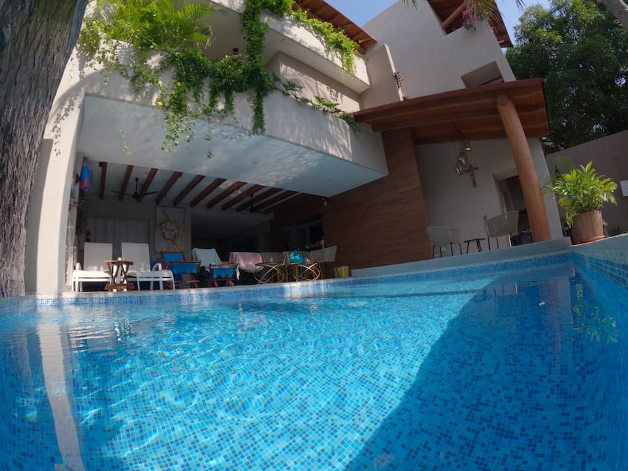 Dundyner, individuelt innredet, blendingsgardiner og lydisolert