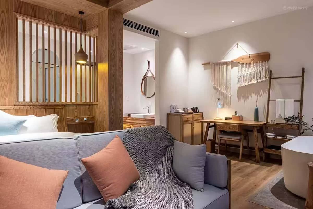 Senior Double Room, Lake View | Free minibar, desk, blackout curtains, iron/ironing board