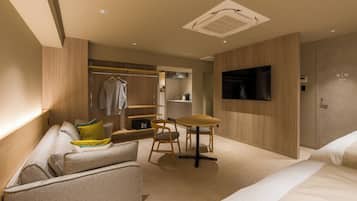 Standard Room with 2 Queen Beds & 1 Queen Sofa Bed, Non Smoking | Individually decorated, desk, free cribs/infant beds, free WiFi