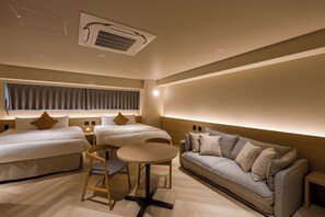 Standard Room with 2 Queen Beds & 1 Queen Sofa Bed, Non Smoking | Interior