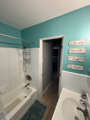 Towels, soap, toilet paper - Comfortable 2BR Sarasota Home Near Downtown, Beaches & Museums (Sarasota)