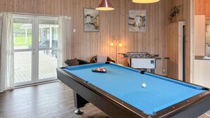 Games room - Beautiful home in Idestrup with sauna (Idestrup)