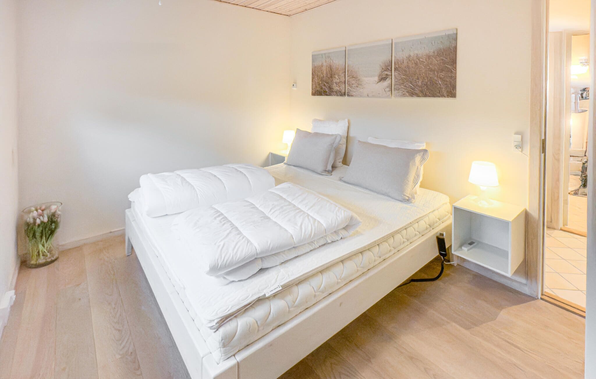 Iron/ironing board, travel crib, free WiFi