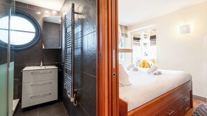1 bedroom, iron/ironing board, WiFi, bed sheets - 1-Br Apartment in Cannes, Peaceful, Seaside Atmosphere (Cannes)