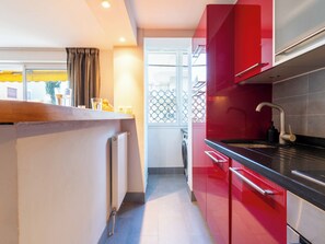 Unclassified image, 5 of 27, button - 1-Br Apartment in Cannes, Peaceful, Seaside Atmosphere (Cannes)