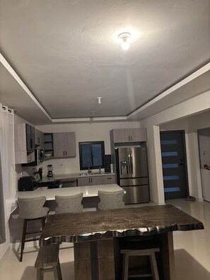 Private kitchen - Ocho Rios Luxe Island Getaway (Ocho Rios)