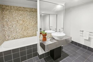Hair dryer, towels - Calypso Apartment – Tranquil Palm Cove Escape at Mango Lagoon (Palm Cove)