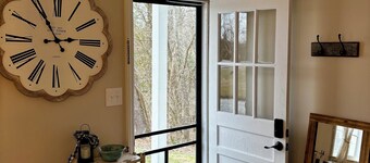 Quiet, Private Home in Kingston Springs for Two