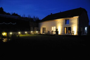 Exterior - Aux Sources du Paradis (FAYL-BILLOT)