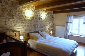 4 bedrooms, travel cot, free WiFi, bed sheets - Aux Sources du Paradis (FAYL-BILLOT)