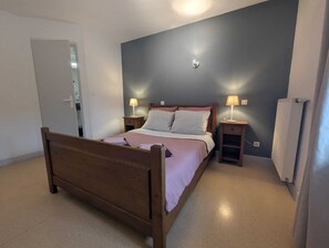 7 dormitorios, cuna de viaje, wifi gratis y ropa de cama
