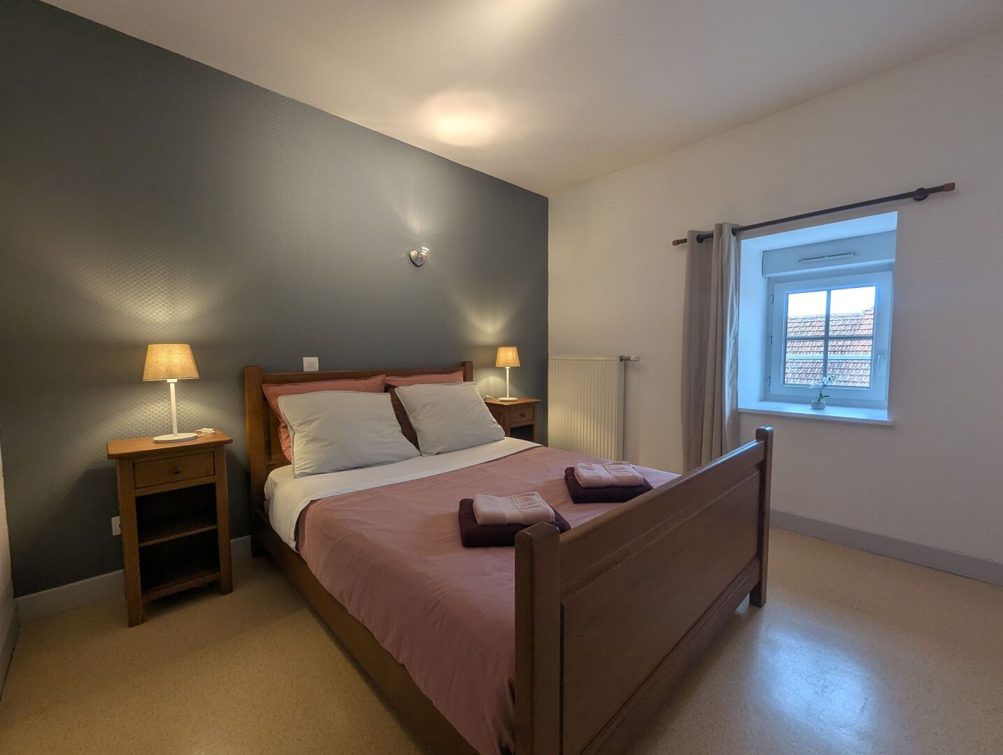 4 bedrooms, travel crib, free WiFi, bed sheets