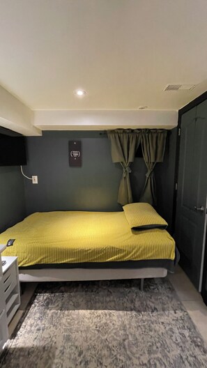 Free WiFi - Enjoyable 1-bedroom house with AC in Richmond Hill (Richmond Hill)