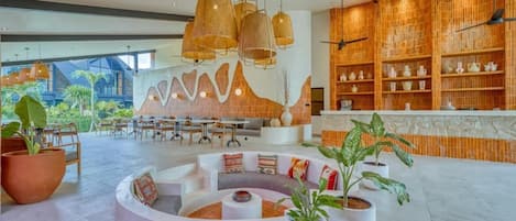 Villa Standard, balcon, vue sur la piscine | Intérieur