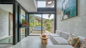 Villa – standard, balkong, bassengutsikt | Oppholdsområde