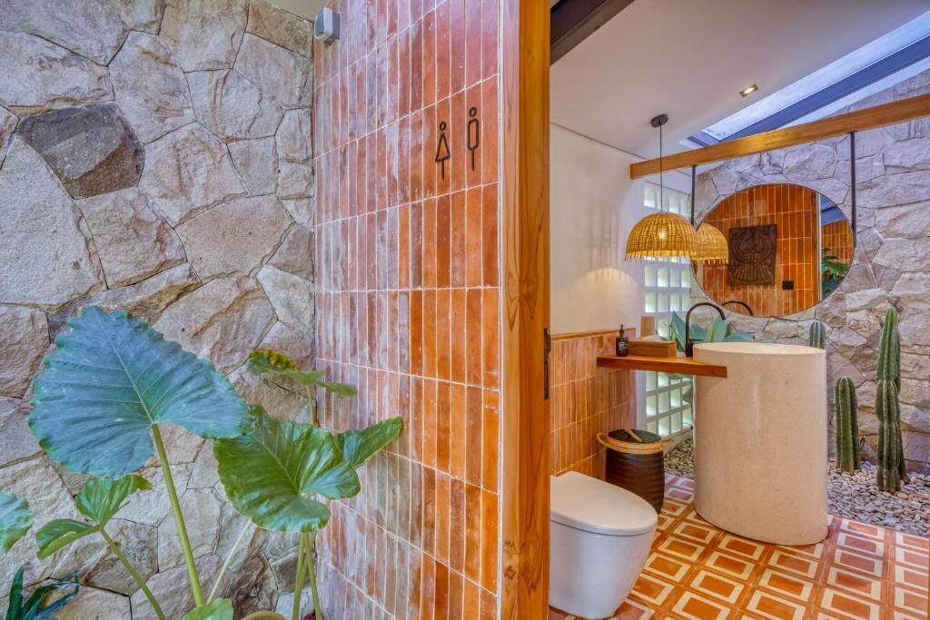 Standard Villa, Balcony, Pool View | Bilik Mandi