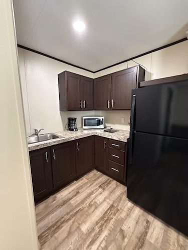 Cozy Studio in Odessa with Pool, Laundry, Fishing Pond and Gym