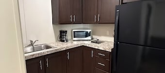 Cozy Studio in Odessa with Pool, Laundry, Fishing Pond and Gym