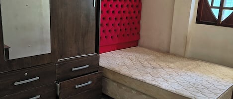 Strykejern/-brett, wi-fi (inkludert) og sengetøy