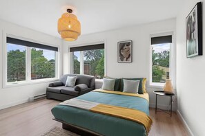 3 chambres, fer et planche à repasser, lit de bébé portatif