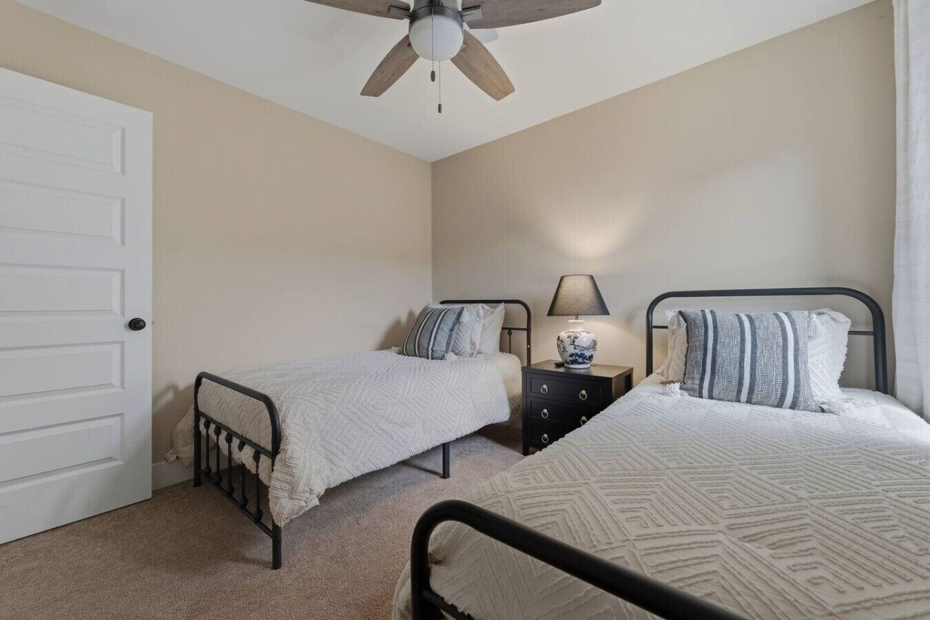 3 bedrooms, iron/ironing board, travel crib, WiFi