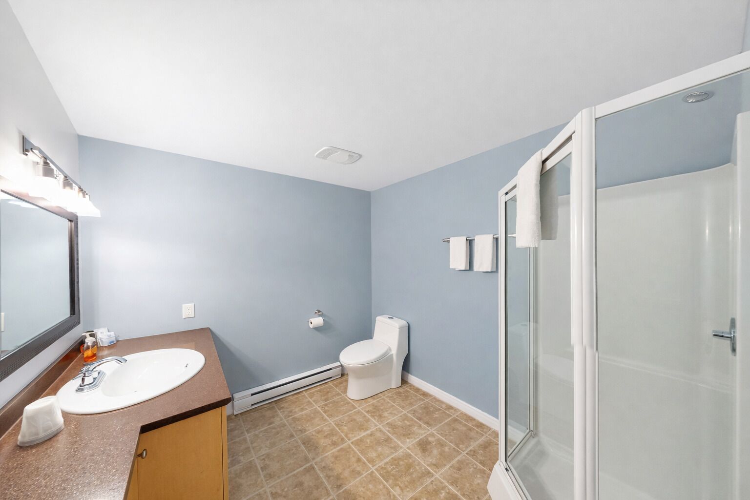 Chambre quadruple | Salle de bain