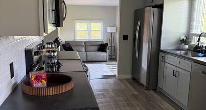 Cozy 3-bedroom house in lovely Rochester with AC and charm