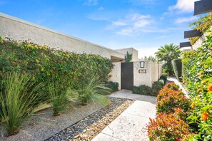 Property grounds - Sophisticated Palm Springs Home near Ruth Hardy Park! (Palm Springs)