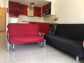 TV - Apartment in Empuriabrava located in front of the canals (Empuriabrava)
