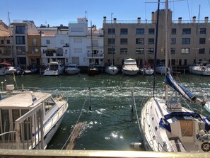 Marina - Apartment in Empuriabrava located in front of the canals (Empuriabrava)