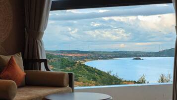 Deluxe Room, Sea View | Beach/ocean view