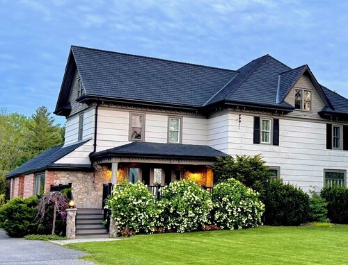 Couples Countryside Retreat with private hot tub and nearby wineries