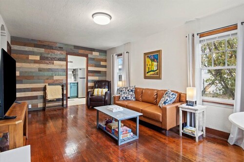 Downtow 3-bedroom bungalow duplex in Lebanon perfect for relaxing getaways