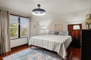 3 makuuhuonetta, silitysrauta/-lauta, Wi-Fi, vuodevaatteet