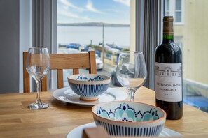 Dining - Caldey Island View - 2 Bedroom Apartment - Tenby (Tenby)