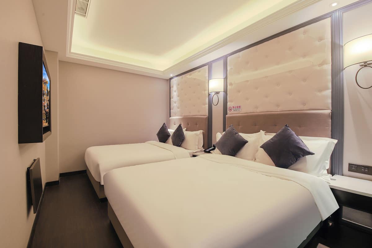 Family Triple Room | Blackout curtains, soundproofing, free WiFi